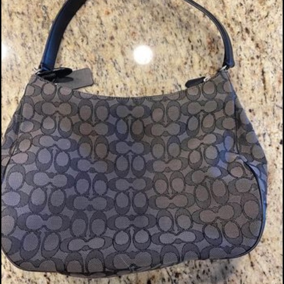 Coach purse - Picture 3 of 3